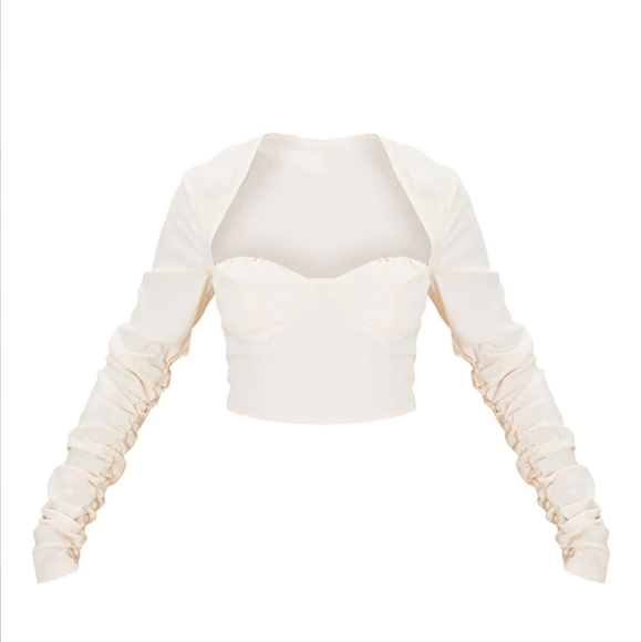 Pretty little thing woven cup crop top - Picture 2 of 7